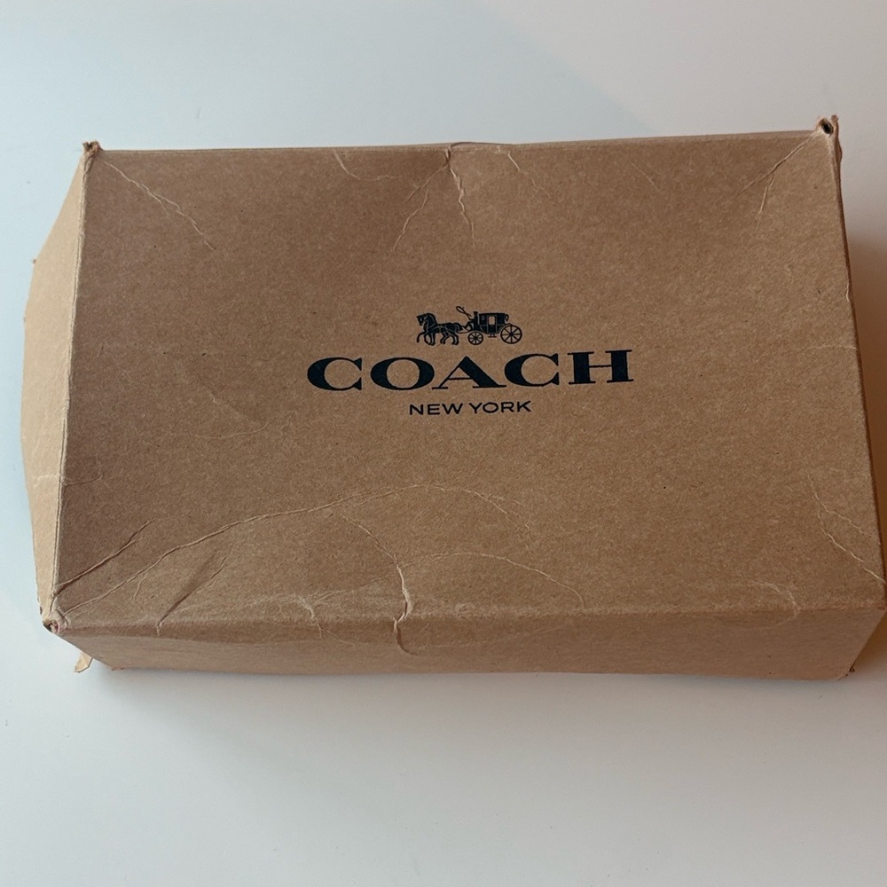 Boxed Coach Leather Metallic Wristlet with Strap Red Berry NEW - Picture 5 of 5